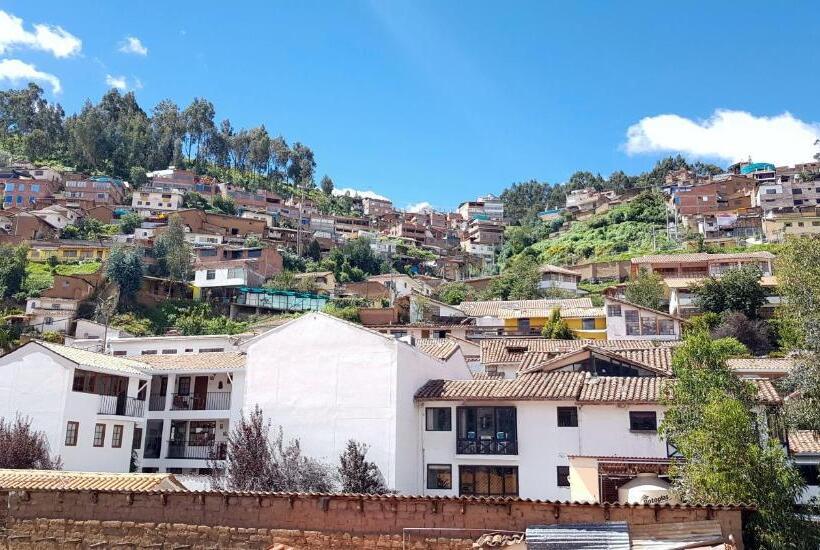 تختخواب و صبحانه Hostal Comarca Imperial