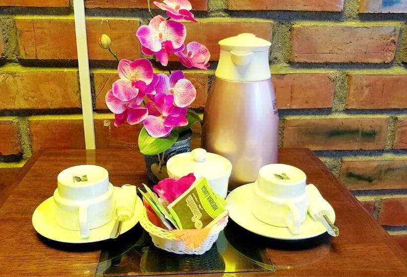 تختخواب و صبحانه Hostal Comarca Imperial