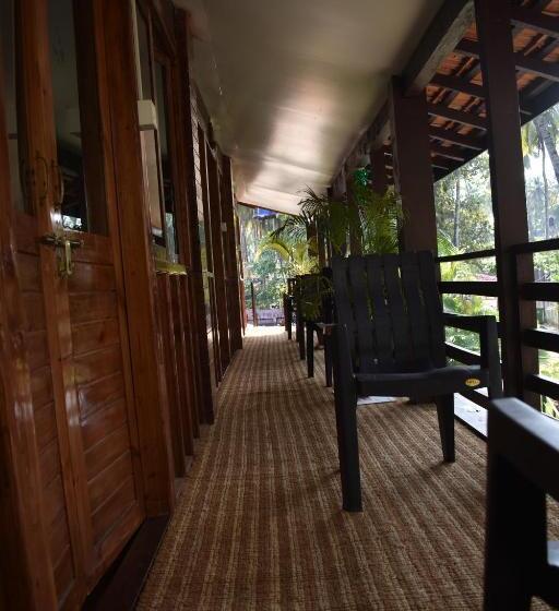 Club Palolem Resort