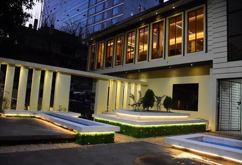 هتل Bottomhill Palace