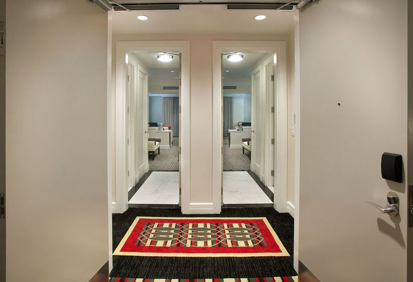 בית מלון כפרי Club Level Suites at Inn On Fifth