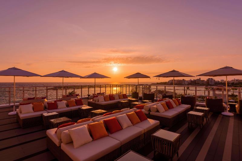 فندق Doubletree By Hilton Okinawa Chatan Resort