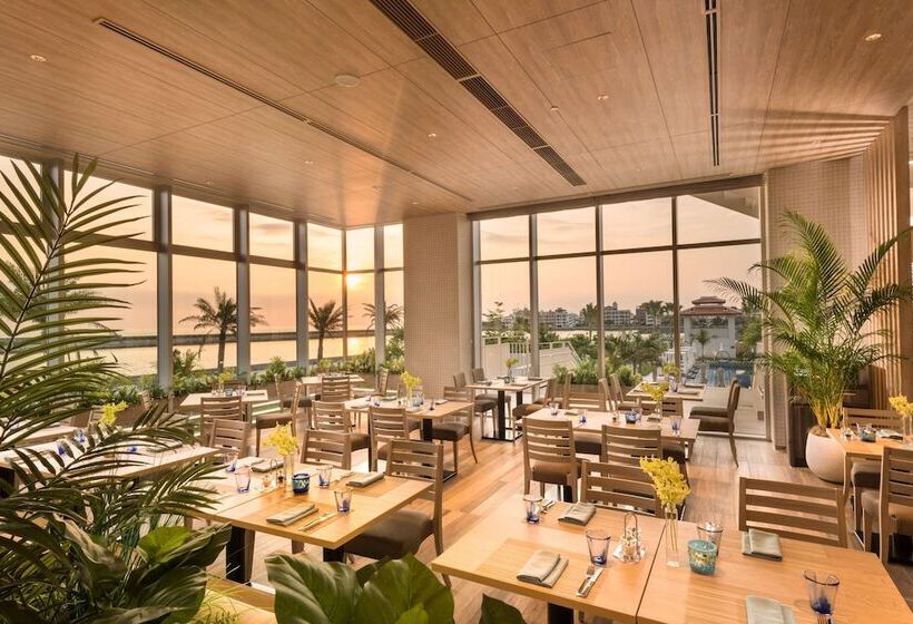 هتل Doubletree By Hilton Okinawa Chatan Resort