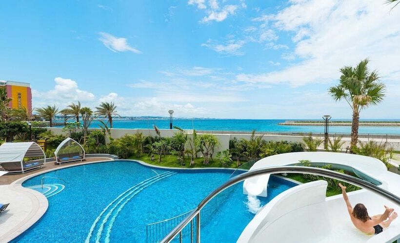 فندق Doubletree By Hilton Okinawa Chatan Resort