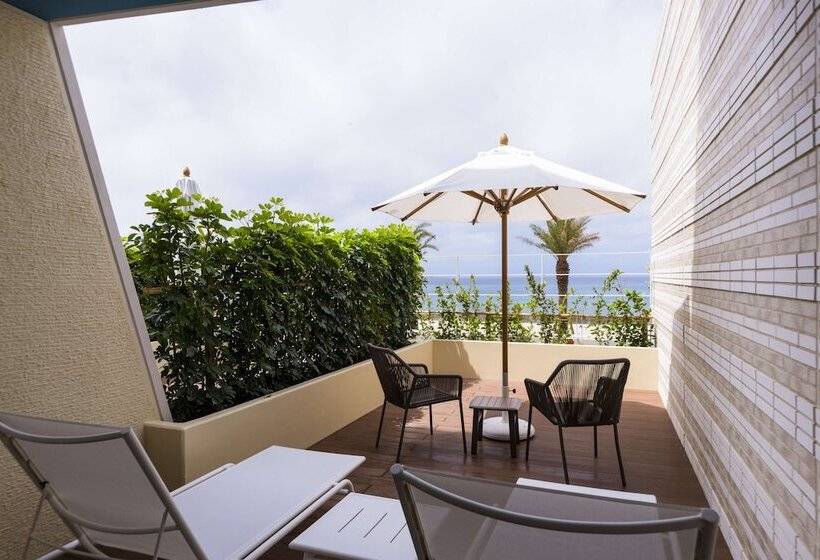 فندق Doubletree By Hilton Okinawa Chatan Resort