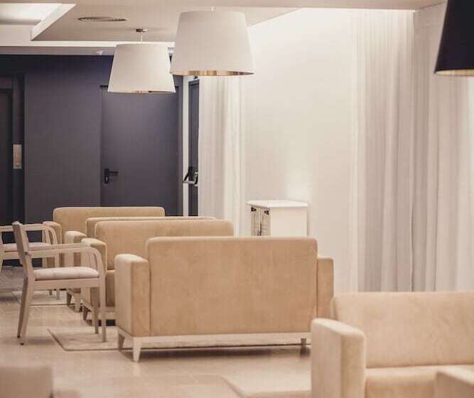 هتل Essence Inn Marianos