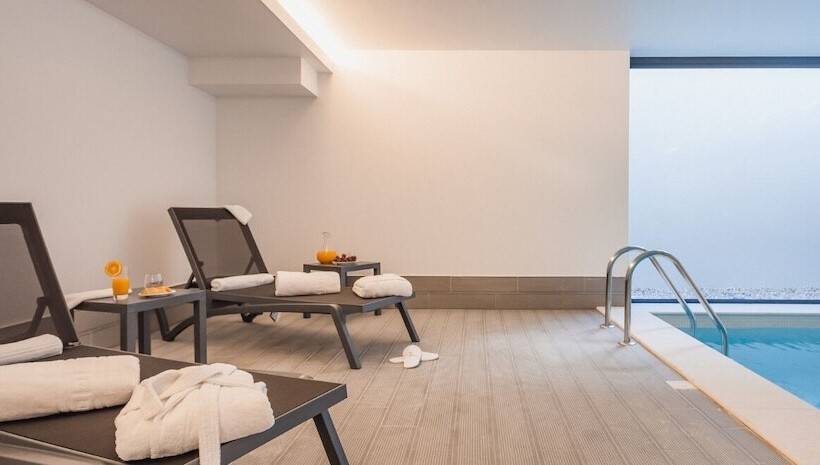 هتل Essence Inn Marianos
