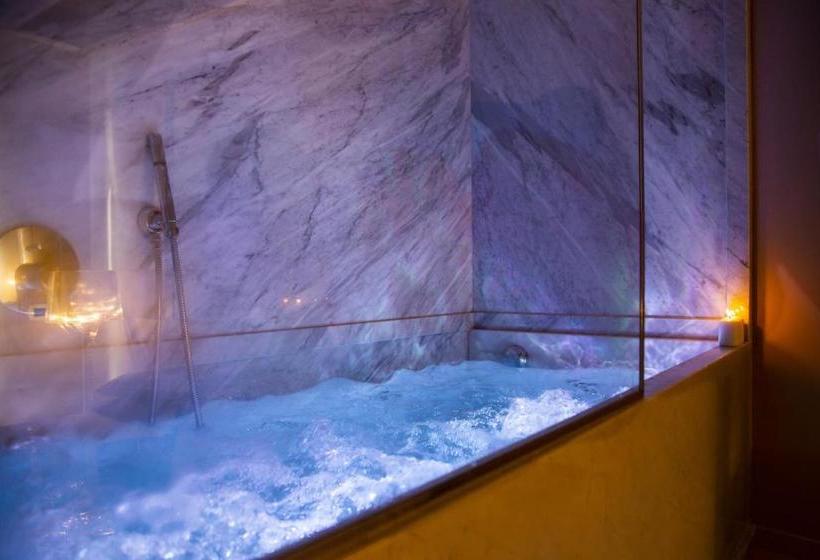 هتل La Fenetre Sur Le Blue