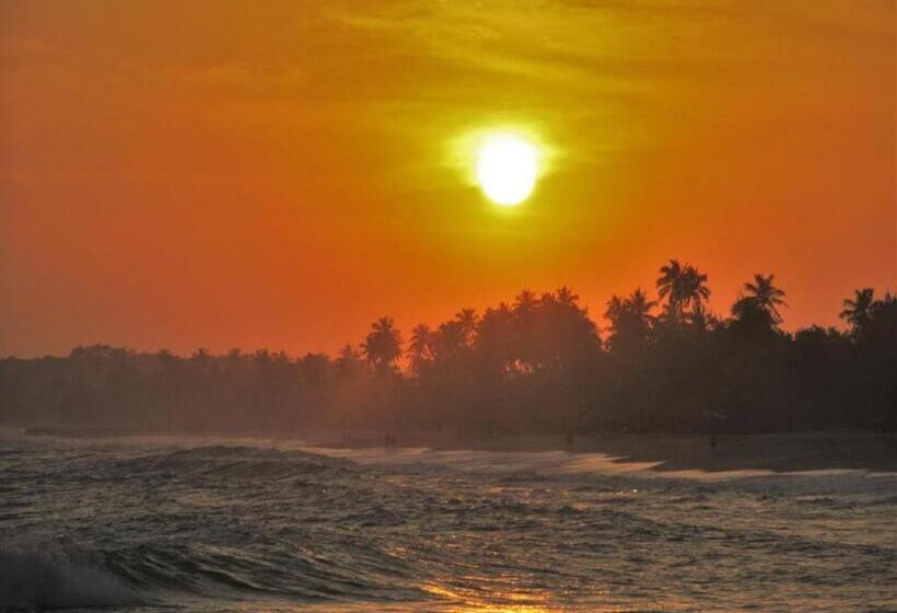 هتل Nirvana Beach Boutique