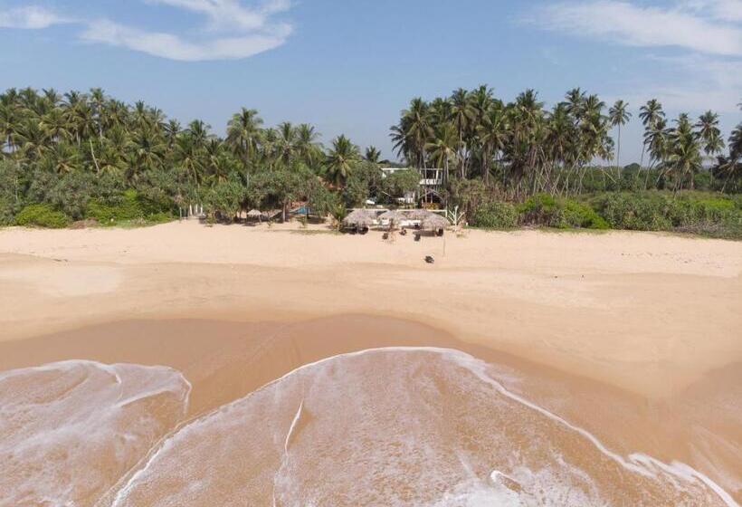 هتل Nirvana Beach Boutique