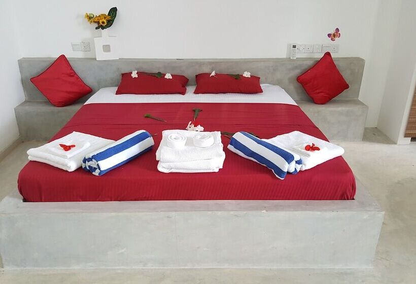 هتل Nirvana Beach Boutique