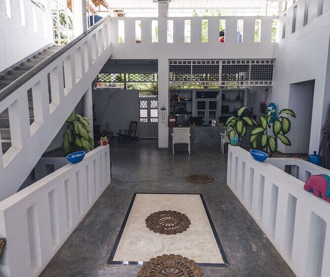 هتل Nirvana Beach Boutique
