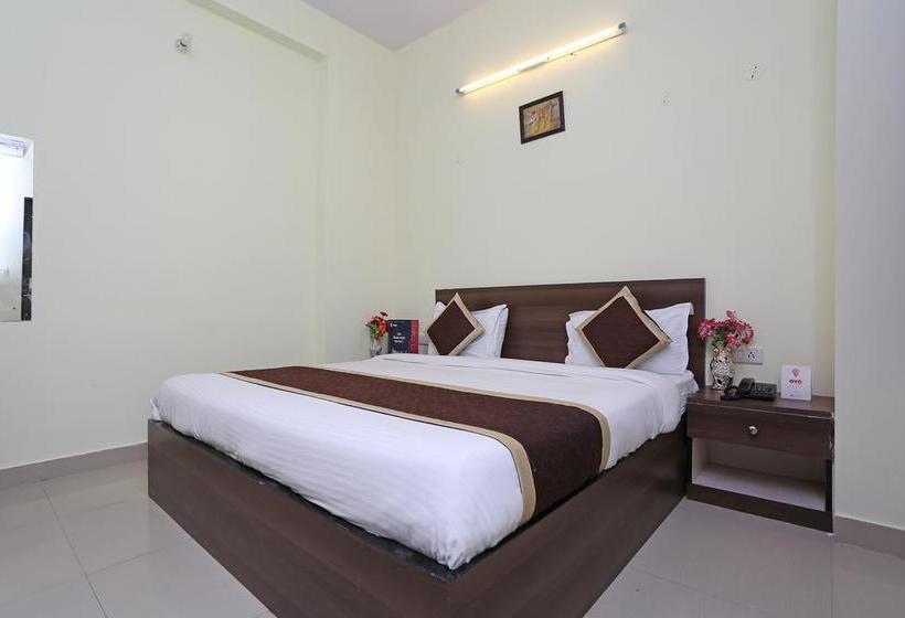 فندق Collection O 28716 Aditya Residency