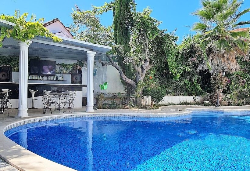 فندق Silver Village Residence