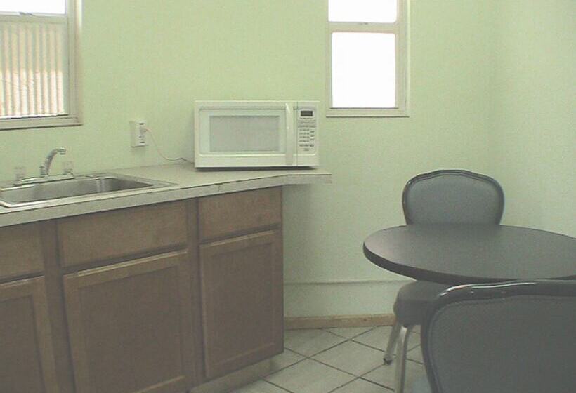 فندق على الطريق At Home Express Tangerine Inn