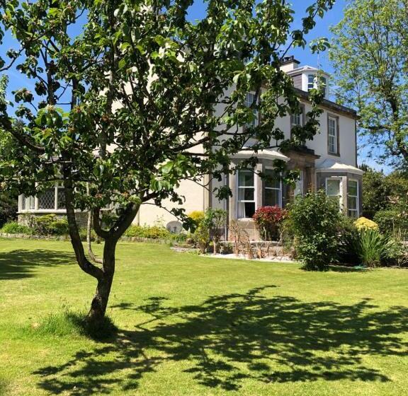 بنسيون Easter Garth Guest House
