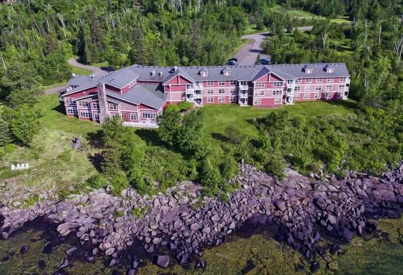 منتجع Cove Point Lodge