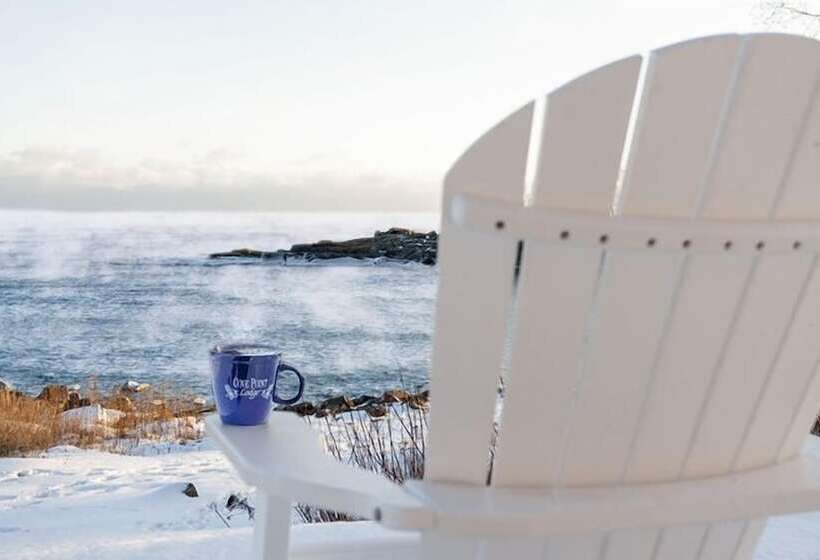 منتجع Cove Point Lodge