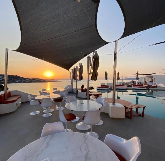 هتل Absolute Mykonos Suites & More