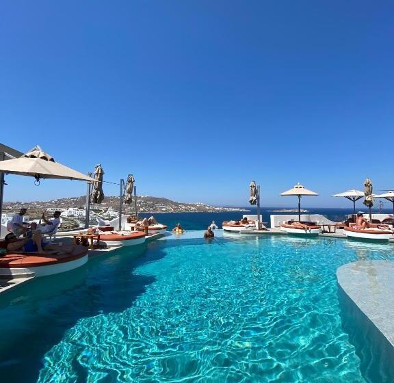 هتل Absolute Mykonos Suites & More