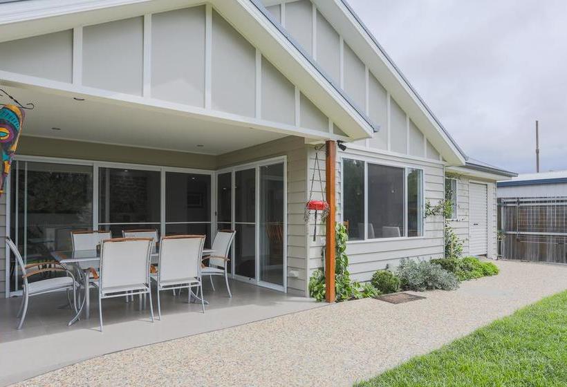 هتل Armidale Cottage   House 2