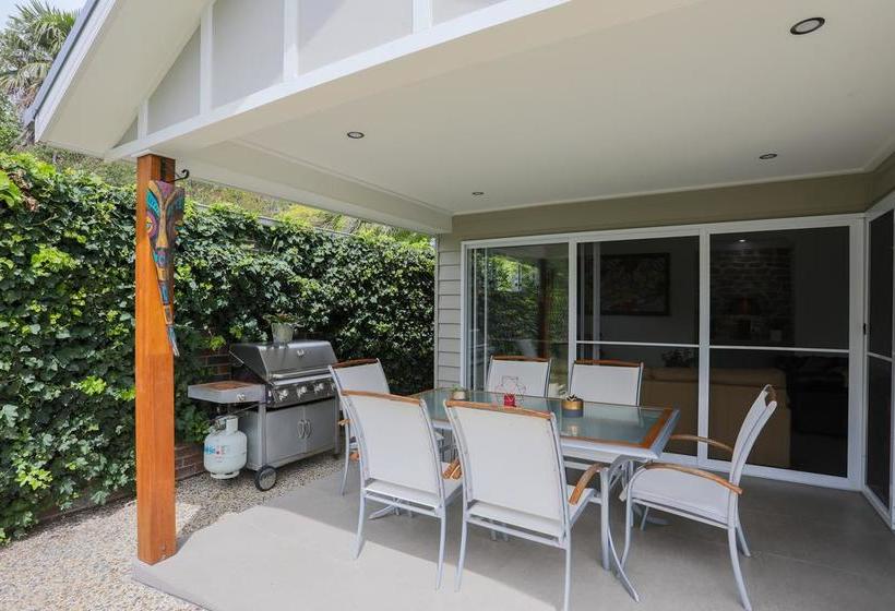 هتل Armidale Cottage   House 2