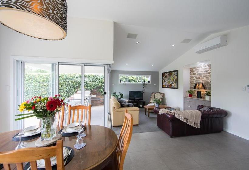 هتل Armidale Cottage   House 2