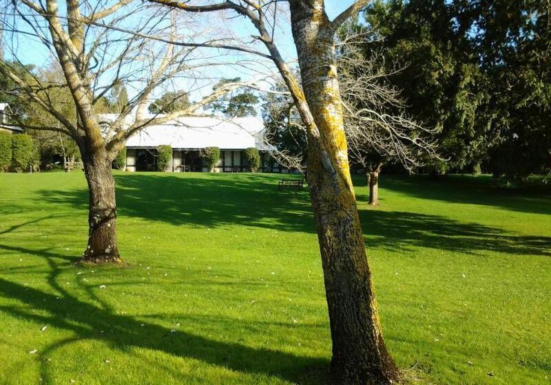 호텔 Briars Country Lodge