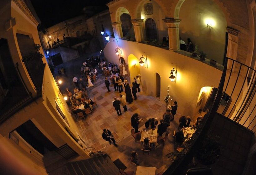 酒店 Castello Di Altomonte