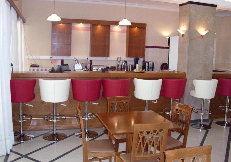 Fotos del hotel Cybele Pefki:  9