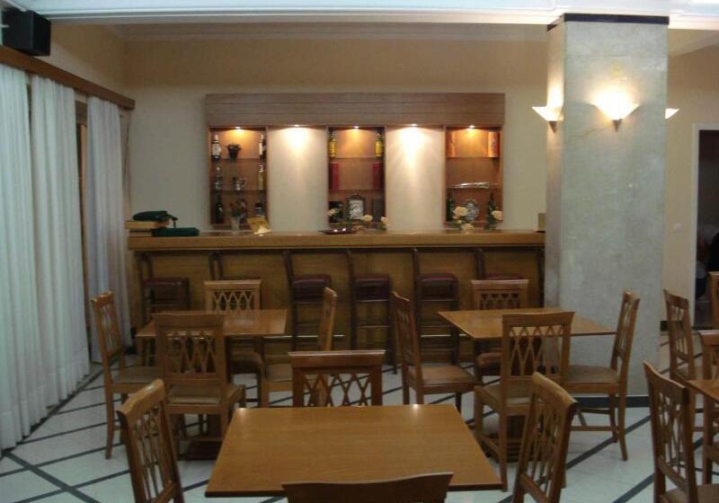 Fotos del hotel Cybele Pefki:  8