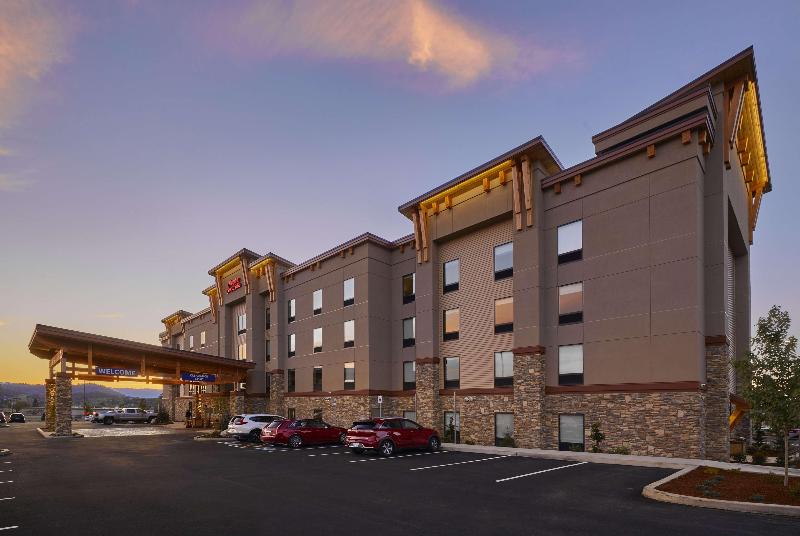 Отель Hampton Inn & Suites Roseburg