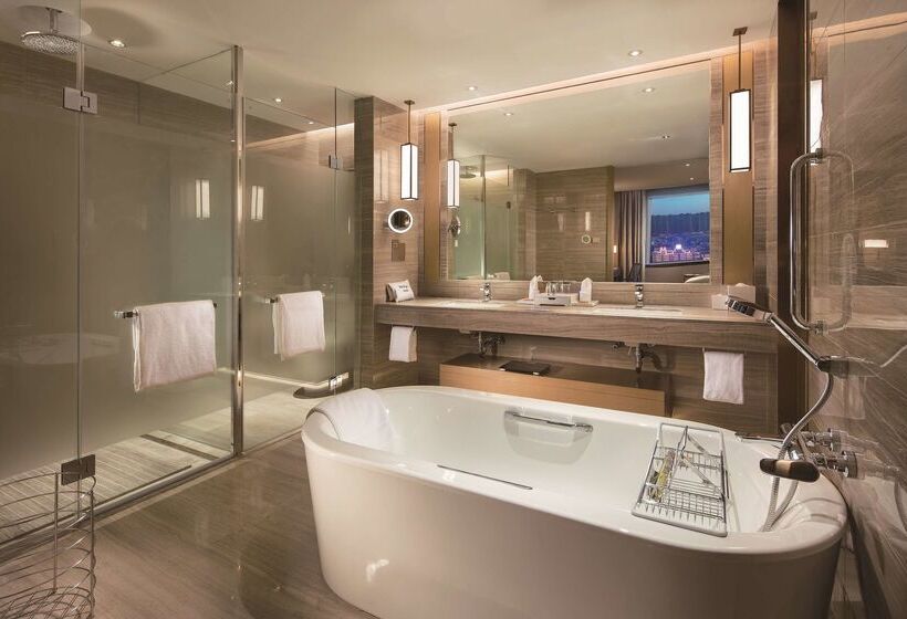 هتل Hilton Shenyang