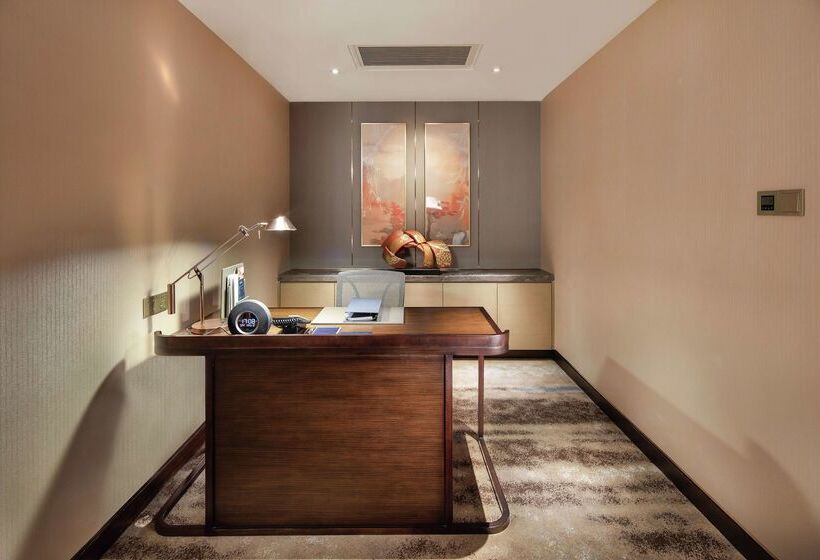 هتل Hilton Shenyang