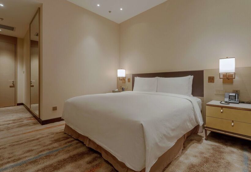 هتل Hilton Shenyang