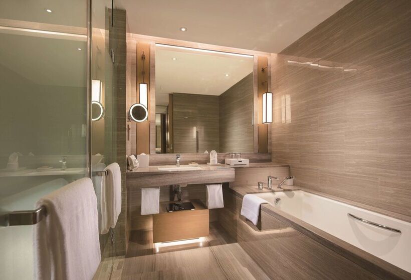 هتل Hilton Shenyang