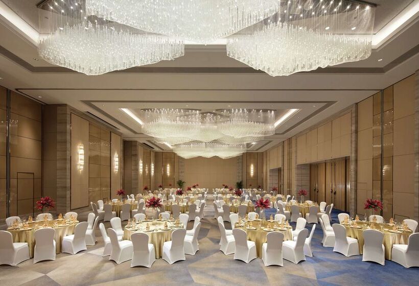 هتل Hilton Shenyang