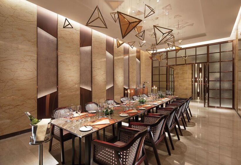 هتل Hilton Shenyang
