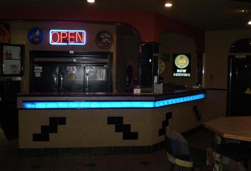בית מלון כפרי Keystone Motor Inn