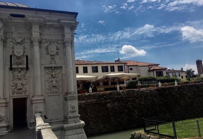 هتل Locanda San Tomaso