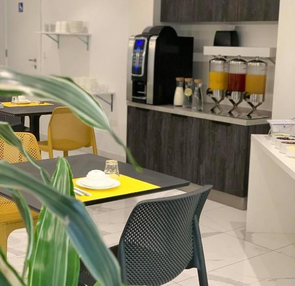 Hotel Life Inn Suites