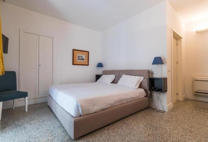 هتل Apartamentos Lungomare