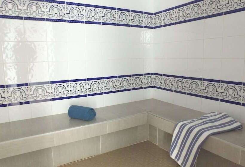 ホテル Vvf Le Pays Cathare Carcassonne, Saissac