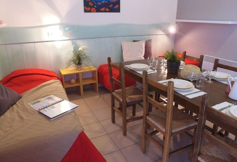 ホテル Vvf Le Pays Cathare Carcassonne, Saissac