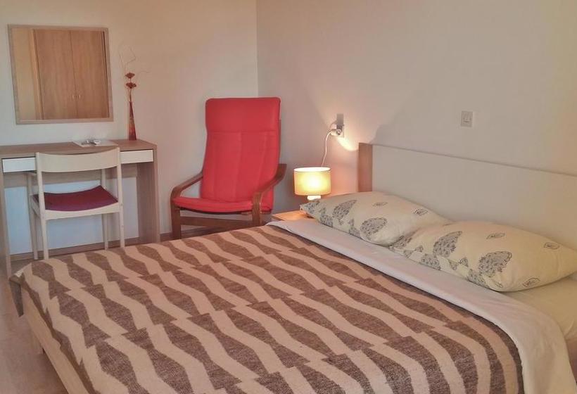 پانسیون Guesthouse Cecilia 2