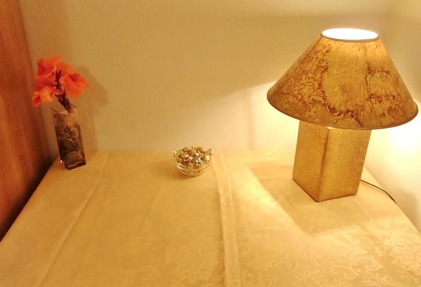 پانسیون Guesthouse Cecilia 2