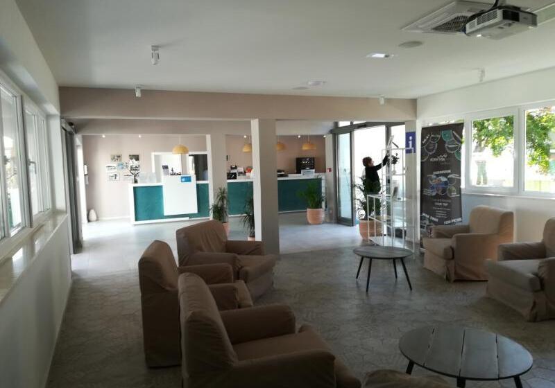 استراحتگاه Aminess Port 9 Hotel & Residence