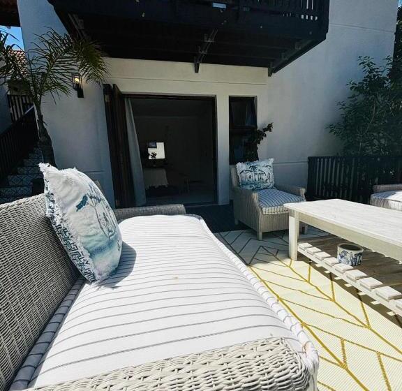 هتل Bliss In The Bay Guesthouse