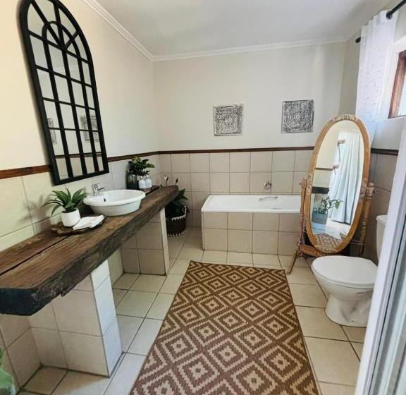 هتل Bliss In The Bay Guesthouse