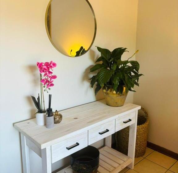 هتل Bliss In The Bay Guesthouse